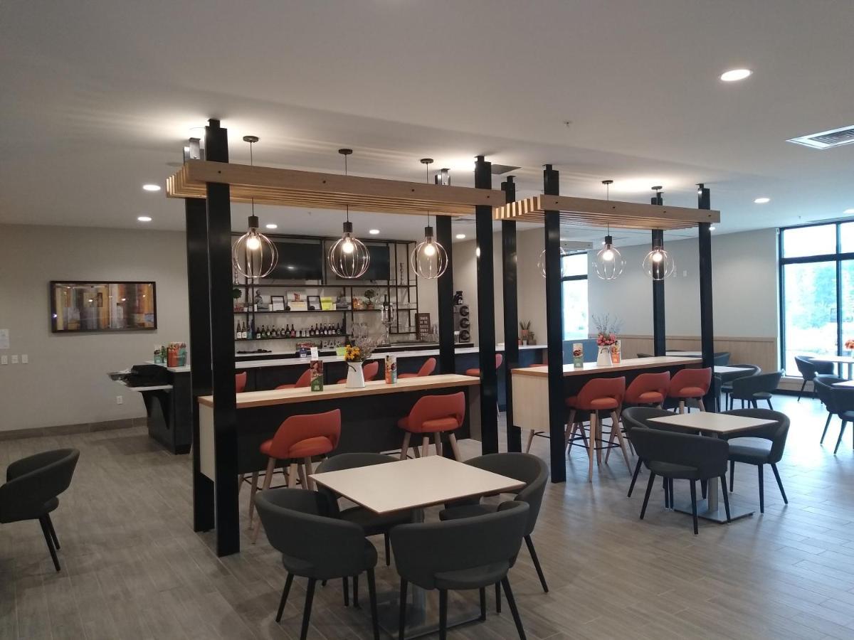 Holiday Inn - Kansas City - Northeast By Ihg Zewnętrze zdjęcie