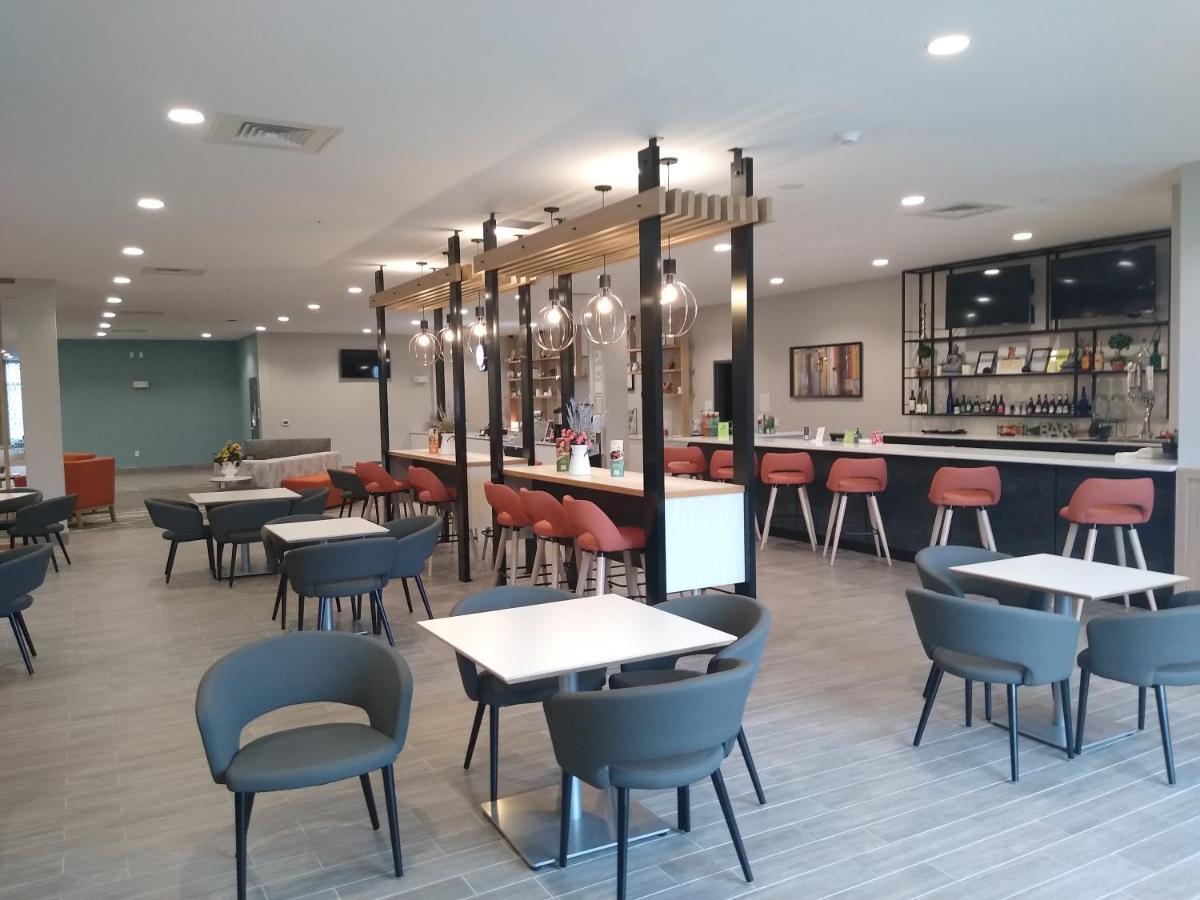 Holiday Inn - Kansas City - Northeast By Ihg Zewnętrze zdjęcie